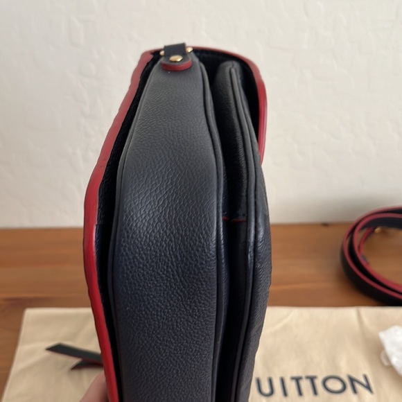 Pochette Métis in Empreinte Navy Blue Leather with Red- Louis Vuitton - Picture 10 of 11